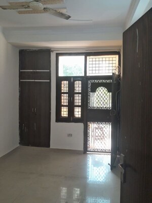 Room in 3 BHK Builder Floor at Harsha City Mall, Shakti Khand 2 – for Rent