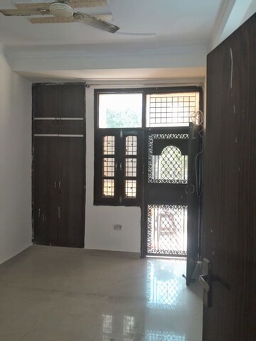 Room in 3 BHK Builder Floor at Harsha City Mall, Shakti Khand 2 – for Rent