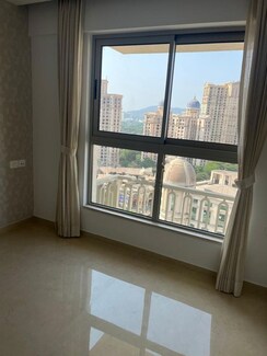 2 BHK Apartment For Sale in Hiranandani Highland