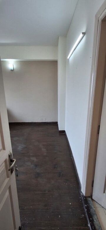 Room in 3 BHK Apartment at BPTP The Resort, Sector 75 – for Rent