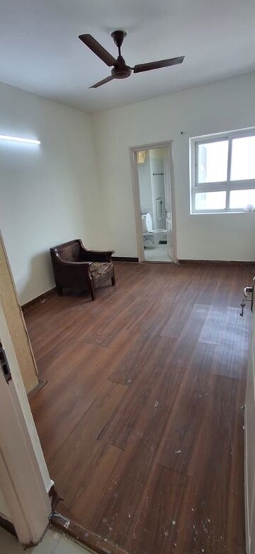 Room in 3 BHK Apartment at BPTP The Resort, Sector 75 – for Rent