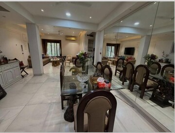 Living Room in 3.5 BHK Apartment at Juhu – for Rent