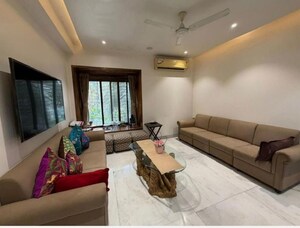 3.5 BHK Apartment For Rent in Juhu