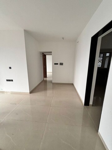 Room in 3 BHK Apartment at Pristine Allure, Kharadi – for Rent