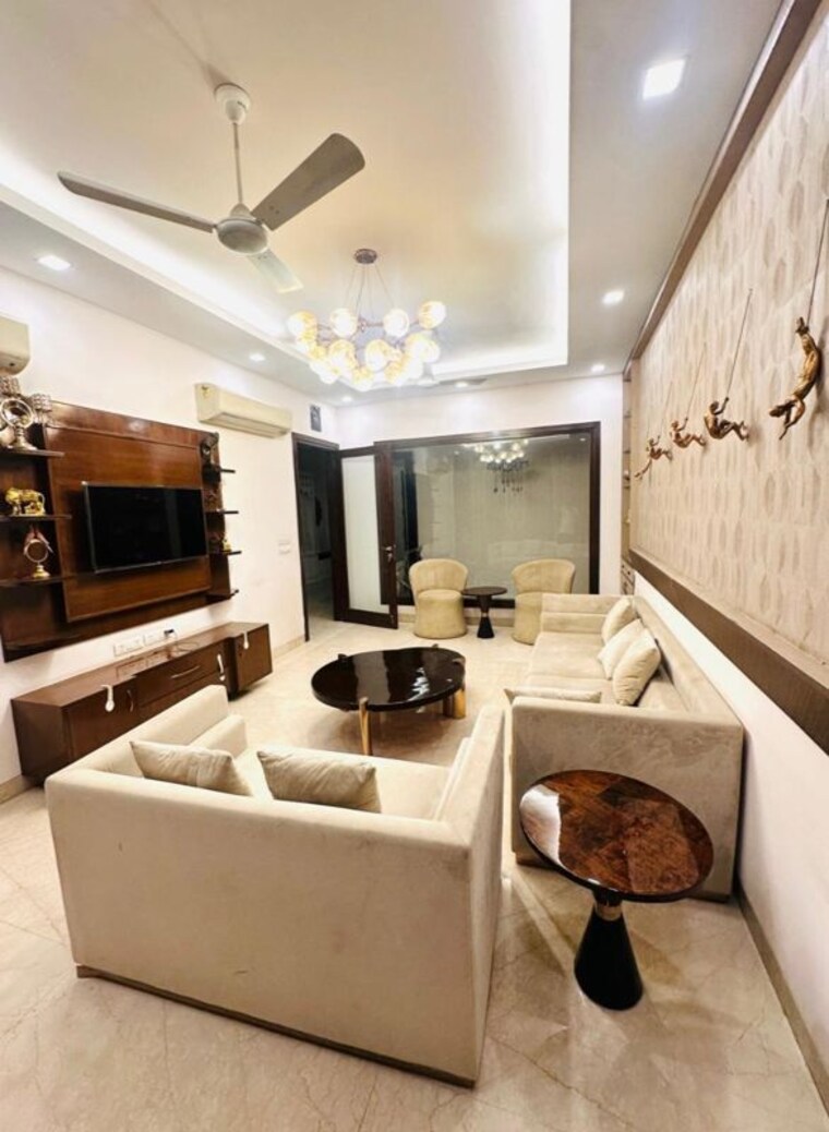 Master Bedroom, dlf-city-gurgaon 4 Bedroom 4500 Sq.Ft. Builder Floor In Sector 27 Gurgaon 10006184