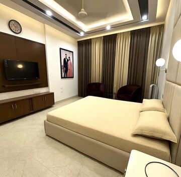 Bedroom in 4 BHK Builder Floor at DLF City Gurgaon, Sector 27 – for Sale