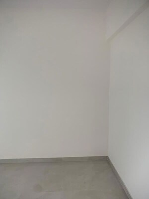 Room in 2 BHK Apartment at LnT Veridian, Powai – for Rent