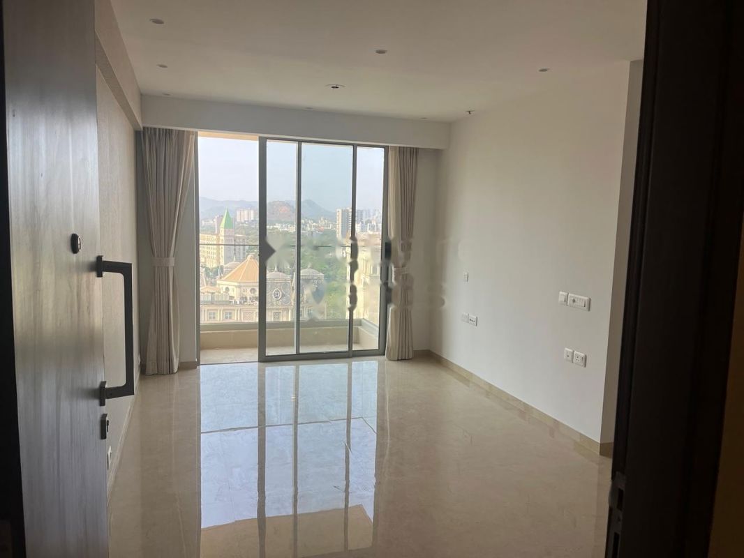 2 BHK Apartment For Sale in Hiranandani Highland