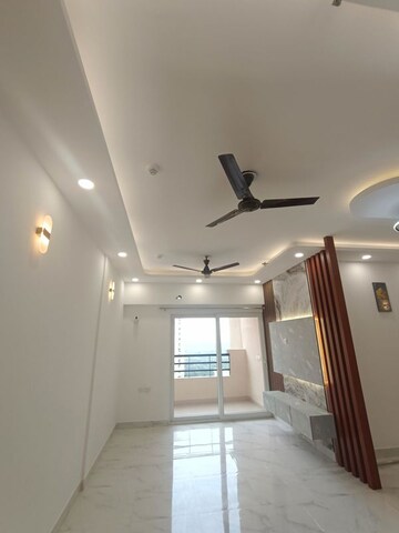 Furnished Amenities in 2.5 BHK Apartment at Gulshan Botnia, Sector 144 – for Rent