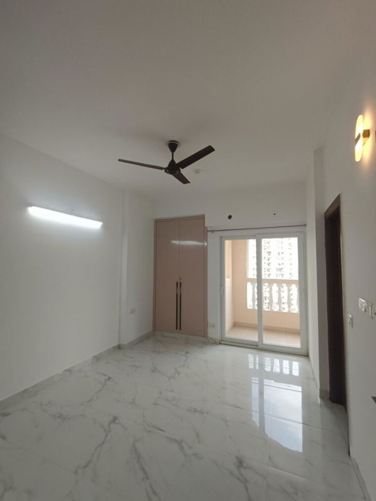 Room, gulshan-botnia 2.5 Bedroom 1215 Sq.Ft. Apartment In Sector 144 Noida 10006244