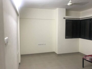 Room in 3 BHK Apartment at Kumar Shantiniketan Phase 1, Pashan – for Sale