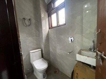 Bathroom in 1 BHK Builder Floor at Saket – for Rent