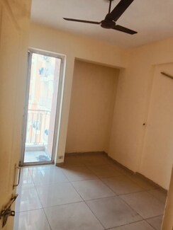 2 BHK + Pooja Room Apartment For Rent in Wave Dream Homes