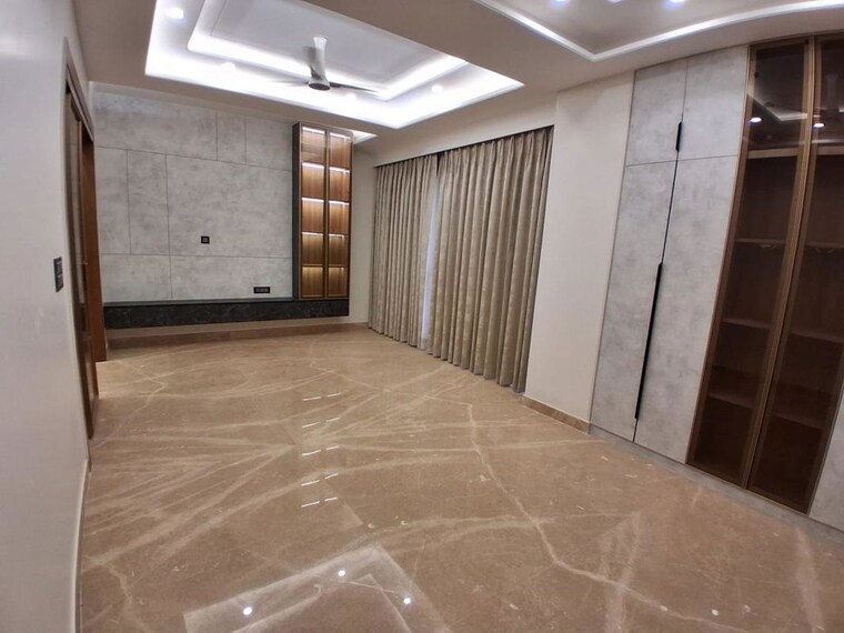 Room, dlf-city-centre 4 Bedroom 1800 Sq.Ft. Builder Floor In Sector 28 Gurgaon 10006394