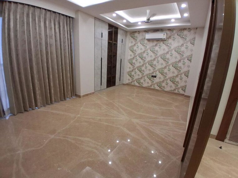 Room, dlf-city-centre 4 Bedroom 1800 Sq.Ft. Builder Floor In Sector 28 Gurgaon 10006394