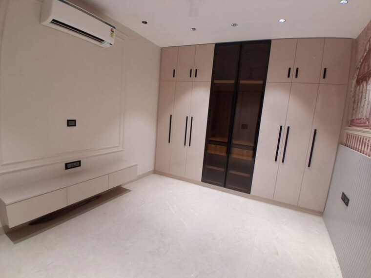 Room, dlf-city-centre 4 Bedroom 1800 Sq.Ft. Builder Floor In Sector 28 Gurgaon 10006394