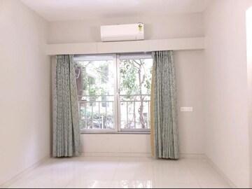Room in 2 BHK Apartment at Riddhi Gardens CHS, Malad East – for Rent