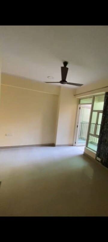 Room in 2 BHK Apartment at Gaur City 2 - 16th Avenue, Sector 16c Greater Noida – for Sale
