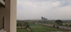 Plot Area in 2 BHK Apartment at BPTP Discovery Park, Sector 80 – for Sale