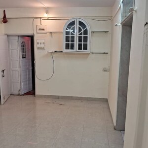 Room in 1 BHK Apartment at Lokhandwala – for Rent
