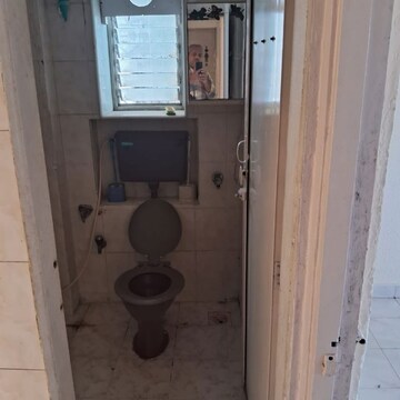 Bathroom in 1 BHK Apartment at Lokhandwala – for Rent