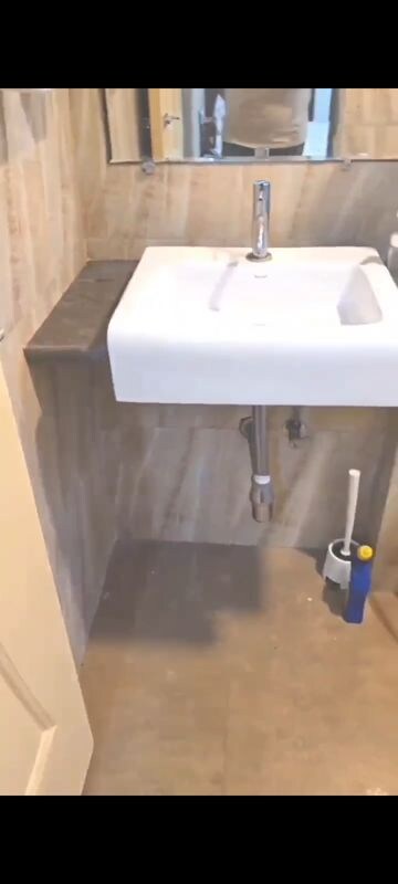 Furnished Amenities in 2 BHK Apartment at Lodha Amara, Kolshet Road – for Rent