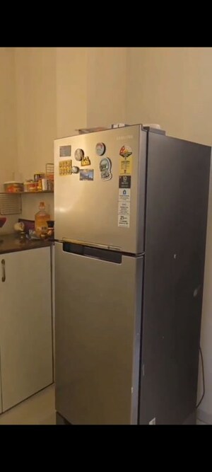 Furnished Amenities in 2 BHK Apartment at Lodha Amara, Kolshet Road – for Rent