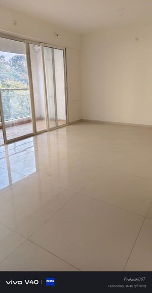 Room in 3 BHK Apartment at Paranjape Gloria Grand, Bavdhan – for Rent