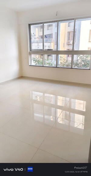 Room in 3 BHK Apartment at Paranjape Gloria Grand, Bavdhan – for Rent