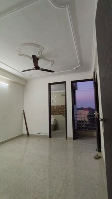 Room in 2 BHK Apartment at Saket – for Rent