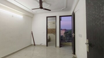 Room in 2 BHK Apartment at Saket – for Rent