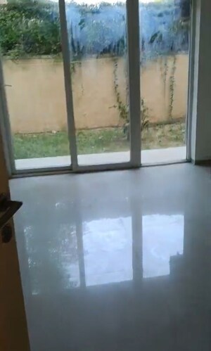 Room in 4 BHK Apartment at Emaar MGF Emerald Hills, Sector 65 – for Rent