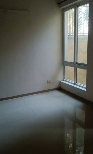 Room in 4 BHK Apartment at Emaar MGF Emerald Hills, Sector 65 – for Rent