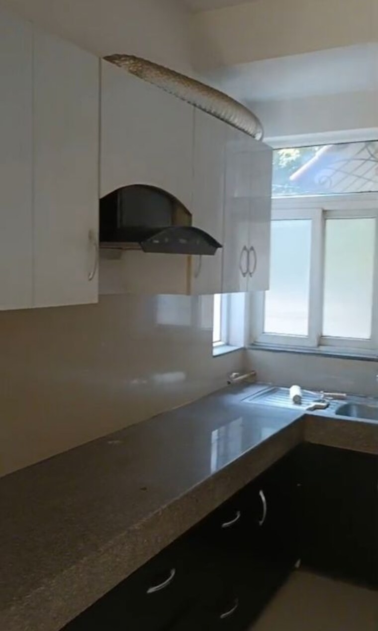 Kitchen, emaar-mgf-emerald-hills 4 Bedroom 3150 Sq.Ft. Apartment In Sector 65 Gurgaon 10006525