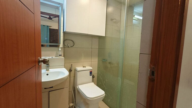 Bathroom, paramount-floraville 3 Bedroom 1425 Sq.Ft. Apartment In Sector 137 Noida 10006526
