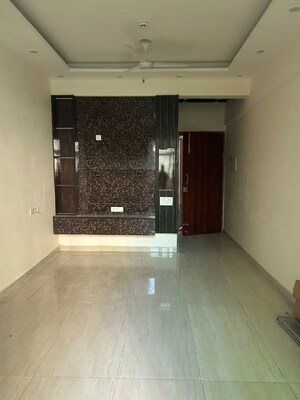 Room in 3 BHK Apartment at Gaur Saundaryam, Tech Zone 4 Greater Noida – for Rent