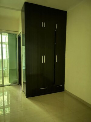 Room in 3 BHK Apartment at Gaur Saundaryam, Tech Zone 4 Greater Noida – for Rent