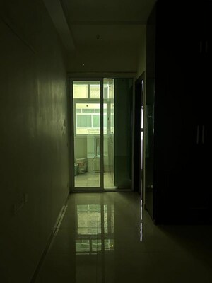 Room in 3 BHK Apartment at Gaur Saundaryam, Tech Zone 4 Greater Noida – for Rent