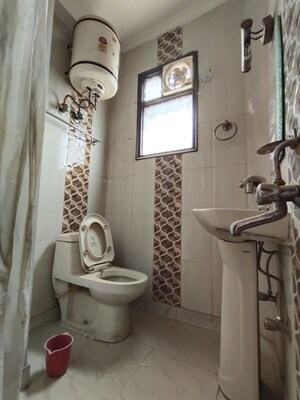 Bathroom in 1 BHK Apartment at Saket – for Rent