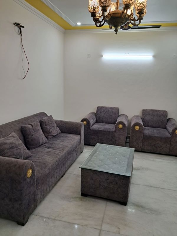 2 BHK Builder Floor For Rent in Paryavaran Complex