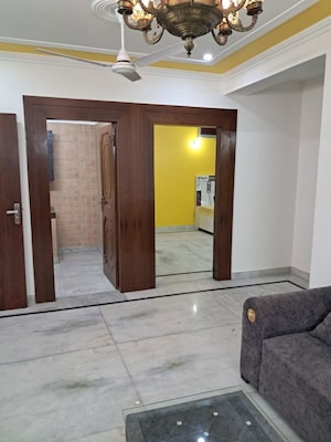 Room in 2 BHK Builder Floor at Paryavaran Complex – for Rent