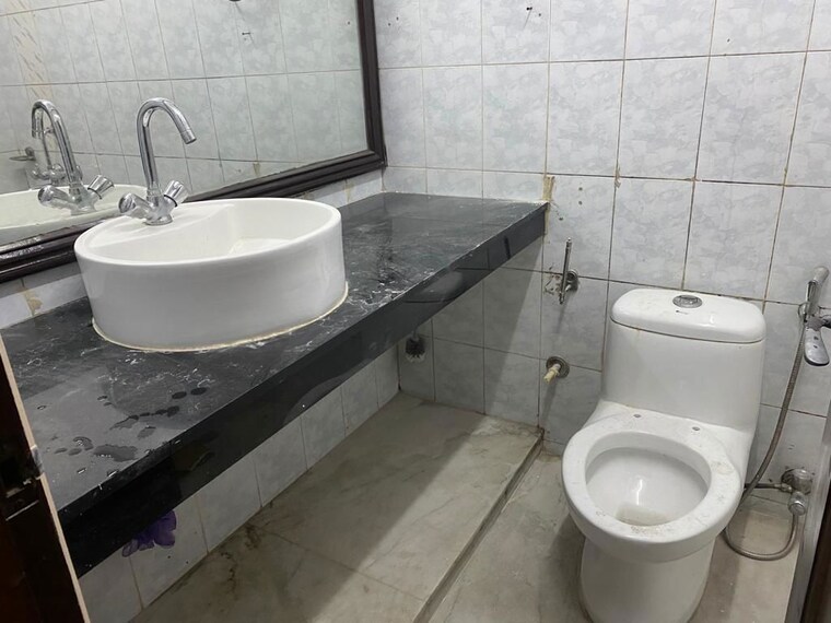 Bathroom, malviya nagar 2 Bedroom 1200 Sq.Ft. Builder Floor In Malviya Nagar Delhi 10006661
