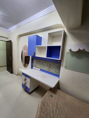 Team Area in 2 BHK Apartment at Raheja Sherwood, Goregaon East – for Rent