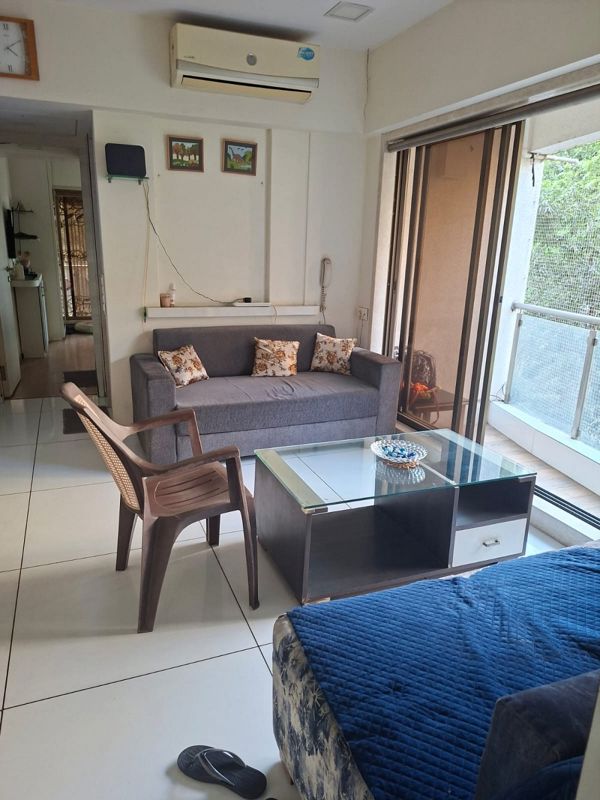 1 BHK + Pooja Room Apartment For Rent in Bandra West
