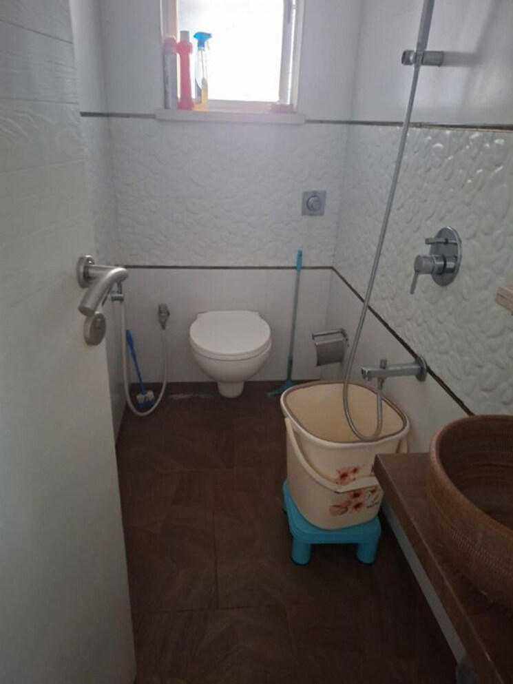 Bathroom, bandra west 1 Bedroom 500 Sq.Ft. Apartment In Bandra West Mumbai 10006656