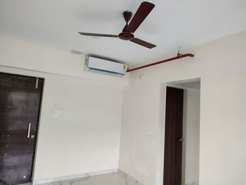 Room in 1 BHK Apartment at Blumen Apartments, Vikhroli West – for Rent