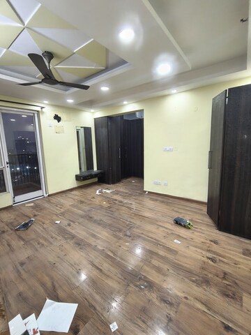 Room in 3 BHK Apartment at Logix Blossom County, Sector 137 – for Rent