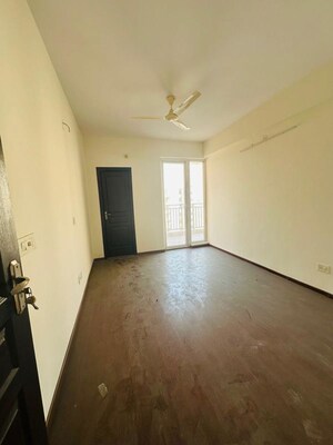 Room in 3 BHK Apartment at 3C Orris Greenopolis, Sector 89 – for Rent