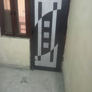 Room in 1 BHK Builder Floor at Chattarpur – for Rent