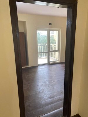 Room in 3.5 BHK Apartment at BPTP Park Grandeura, Sector 82 – for Sale